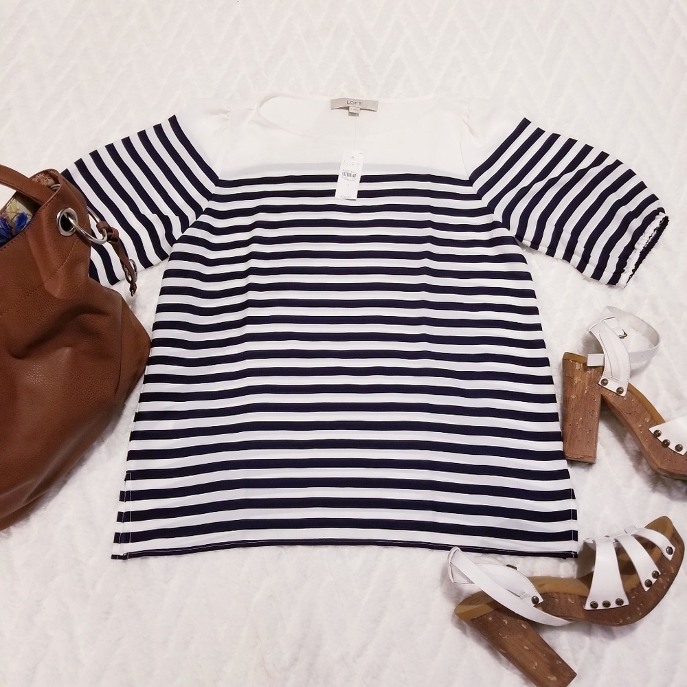 🐞Loft Navy and White blouse size small